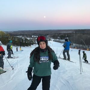 Meet your Posher, Mila